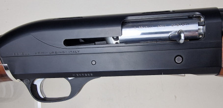 Photo 20260728_115439.jpg Fusil semi-auto  BENELLI Super 90 calibre 12 Magnum