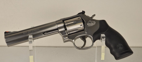 Photo 20260813_161721.jpg Revolver SMITH et WESSON 686 357 mag + malette