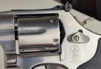 Photo 20260813_161747.jpg Revolver SMITH et WESSON 686 357 mag + malette