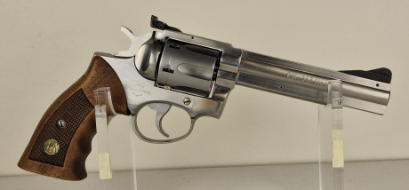 Revolver MANU RHIN 88SX5 Cal.357mag +boite carton