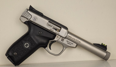 Photo 20260820_100921.jpg Pistolet SMITH et WESSON SW-22 Cal.22lr + silencieux