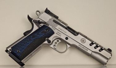 Photo 20260820_104430.jpg Pistolet SMITH et WESSON 1911 Cal.45acp + 1 chargeur