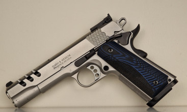 Photo 20260820_104512.jpg Pistolet SMITH et WESSON 1911 Cal.45acp + 1 chargeur
