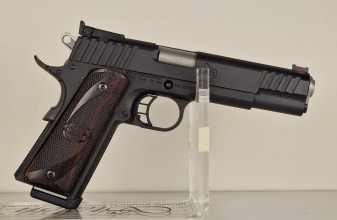 Photo 20260820_110847.jpg Pistolet STI international TROJAN Cal.45acp + malette