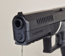 Photo 20260820_114051.jpg Pistolet CZ P10 Cal.9x19 + malette + chargeur